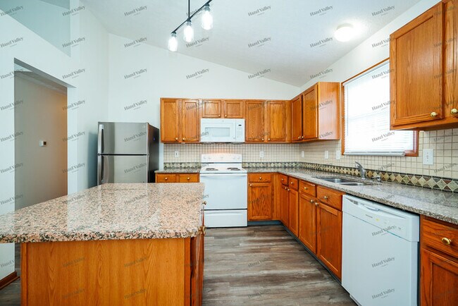 Building Photo - 7981 Eurogrey Ct