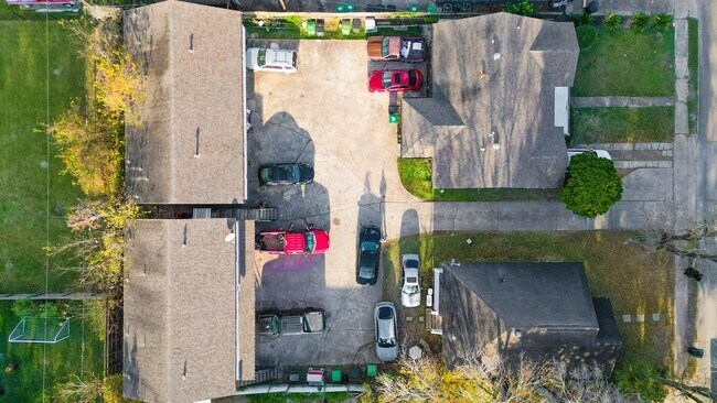 Building Photo - 8451 1/2 Howard Dr