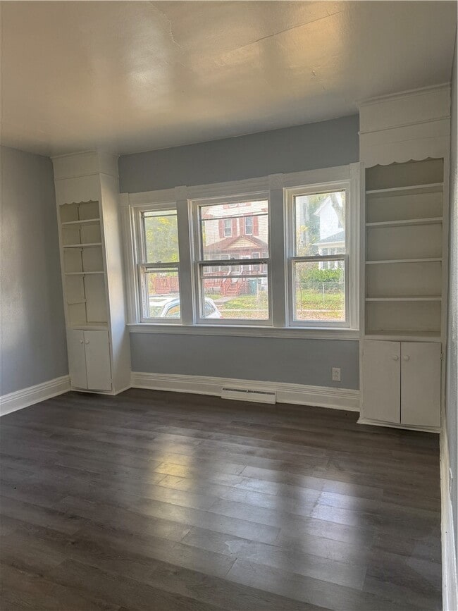 Building Photo - 686 Seward St