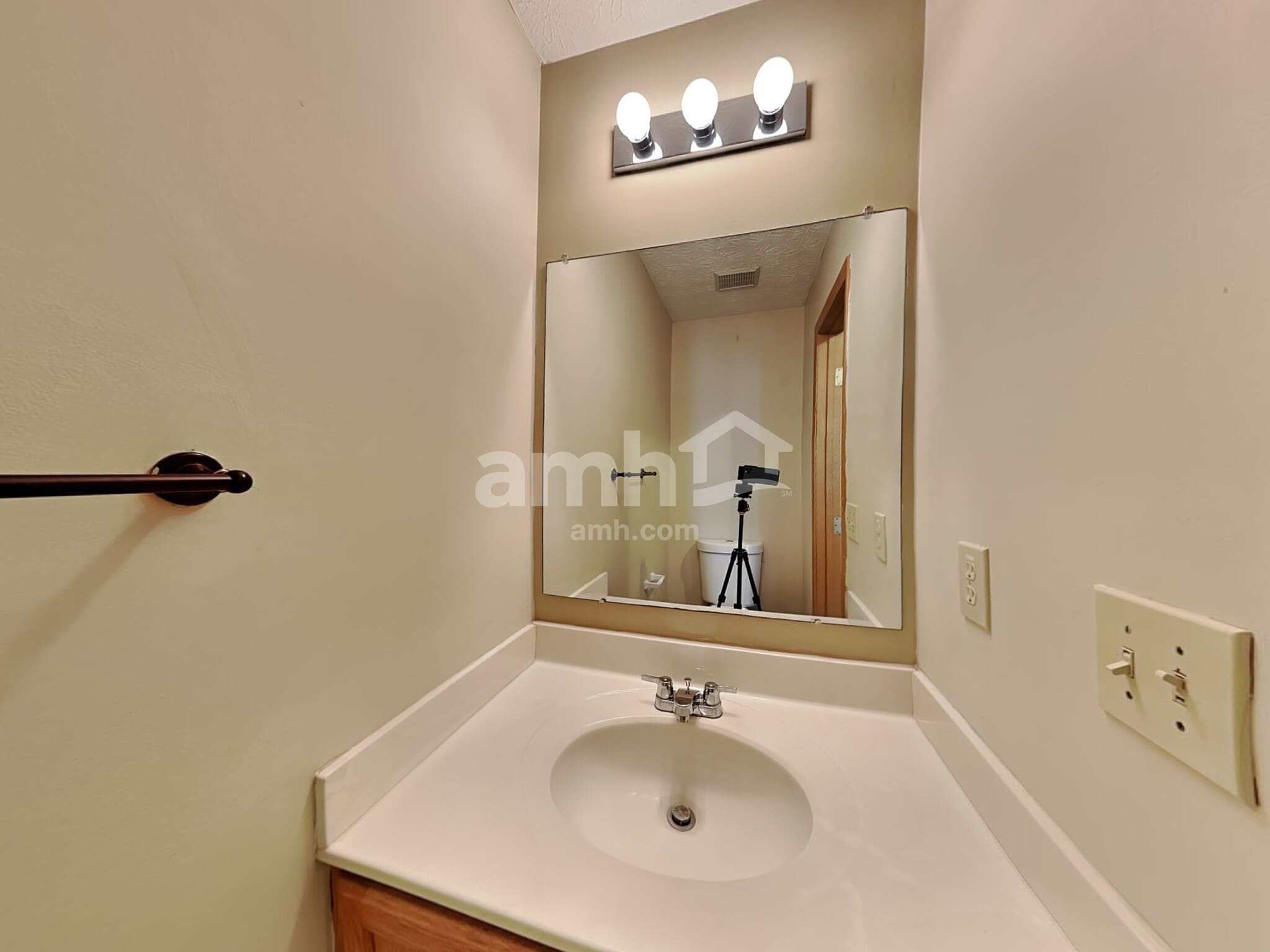 Building Photo - 438 Rothgate Dr