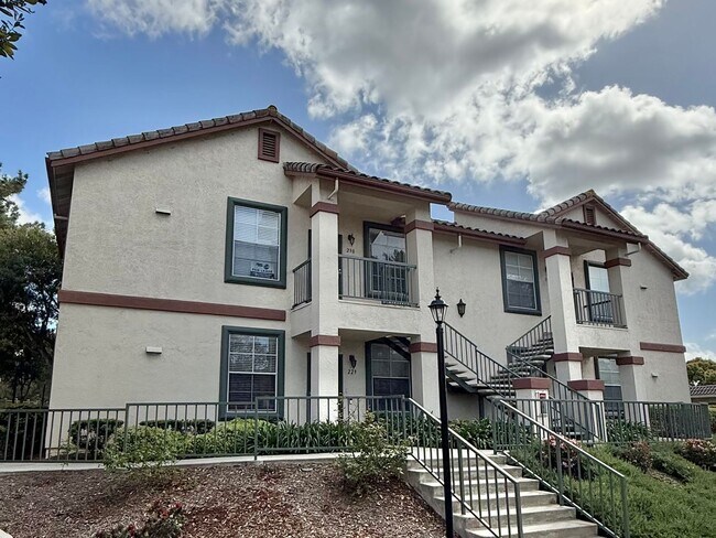 Building Photo - Spacious 2 Bedroom Condo in Sabre Springs!...