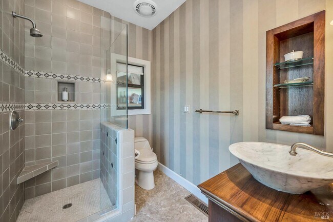 Building Photo - 522 Meadowood Ln