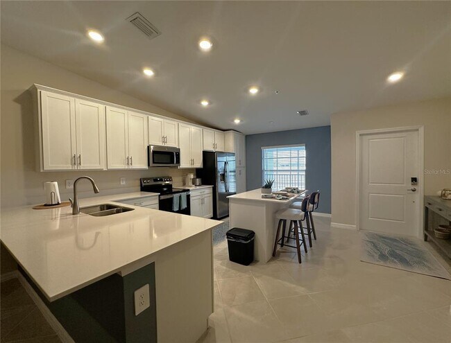 Building Photo - 14241 Heritage Landing Blvd
