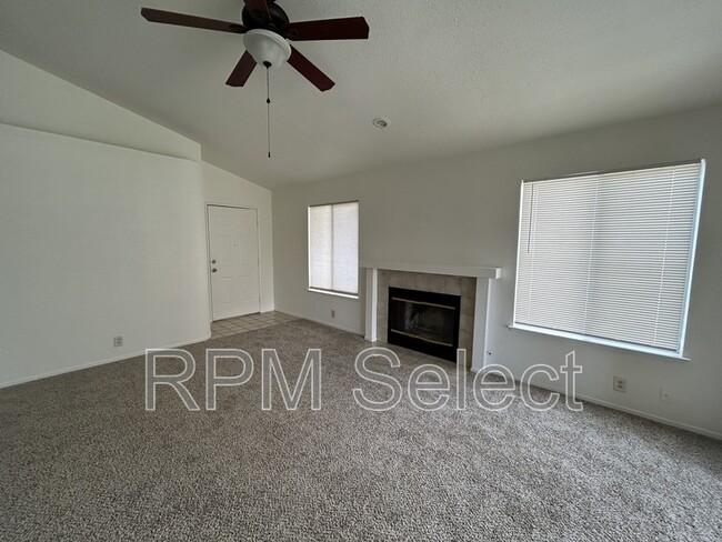 Building Photo - 4956 Villa Royale Way