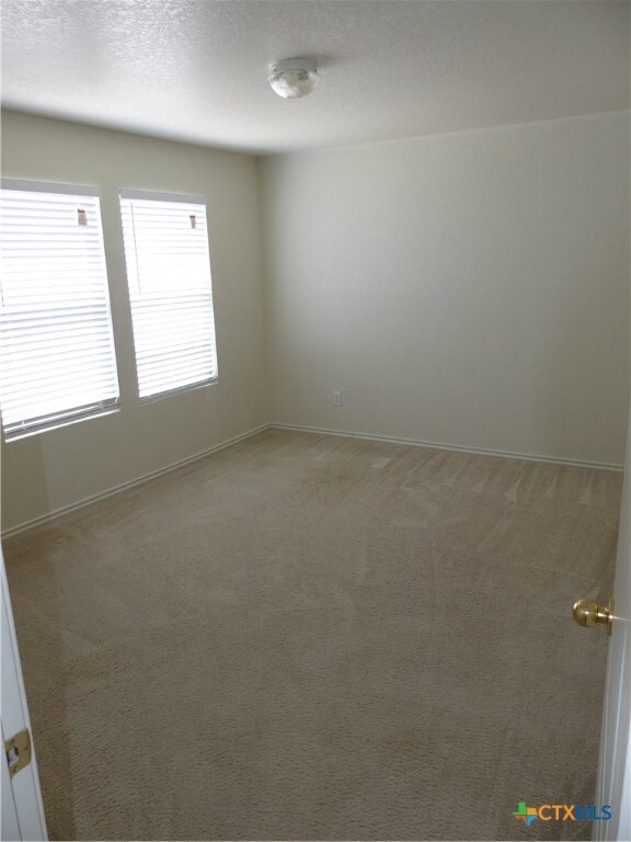 Building Photo - 664 Northern Lights Dr