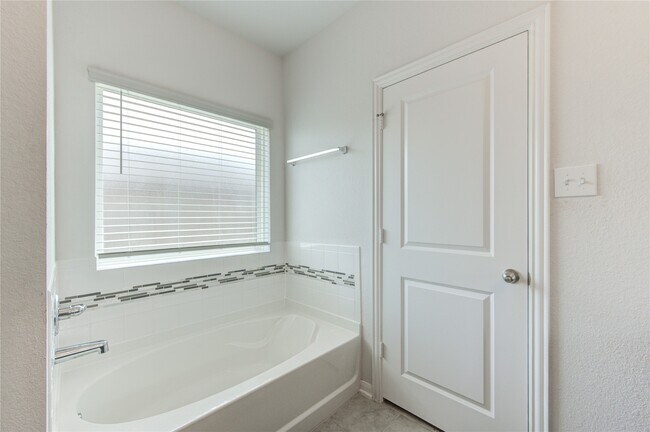 Building Photo - 20951 New Proper Dr