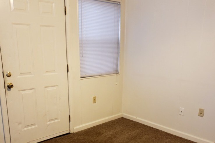 Building Photo - 1448 Van Voorhis Rd