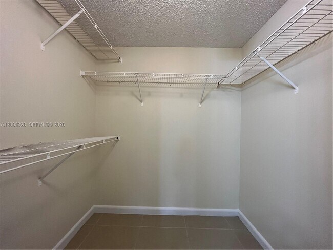 Building Photo - 9833 Westview Dr