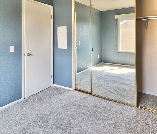 Building Photo - 26316 Los Viveros