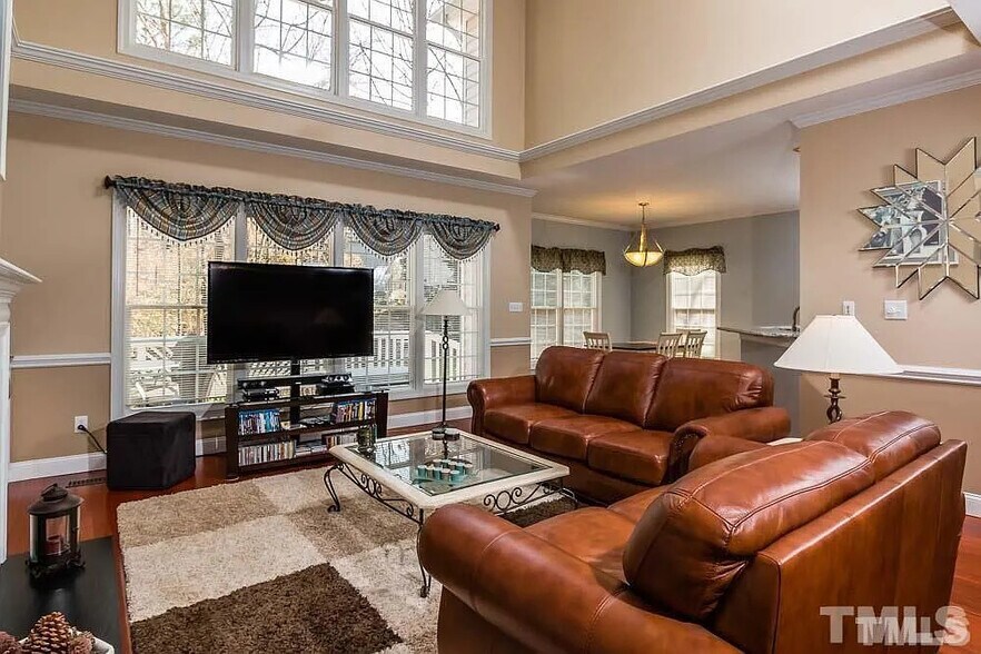 Building Photo - 102 Poplar Knoll Ct