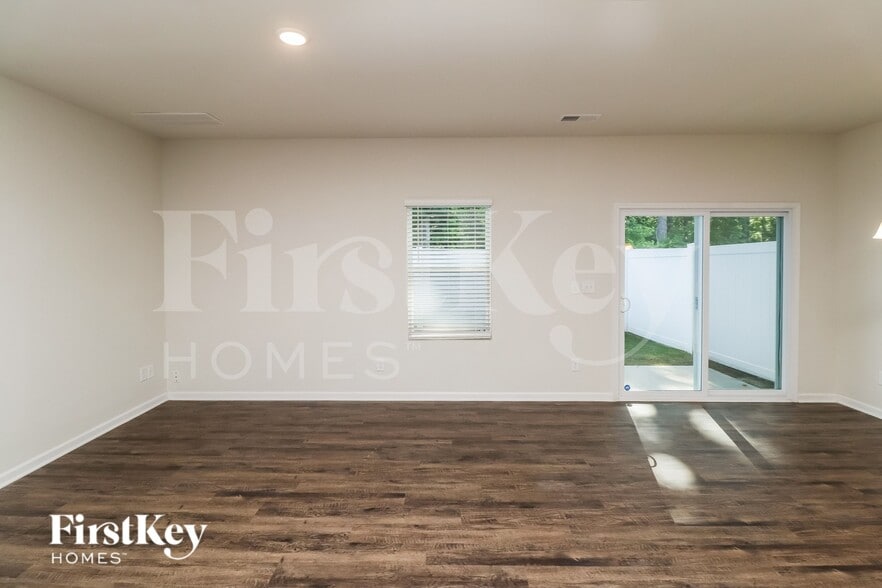 Building Photo - 2046 Cypress Village Dr NW