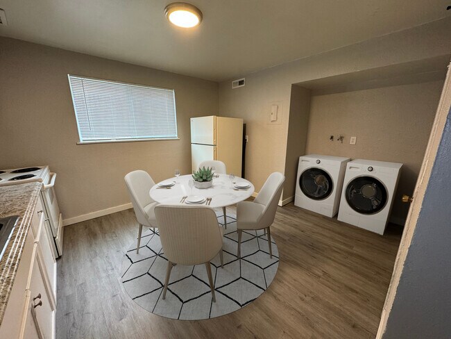 Building Photo - Foothills West Apartments