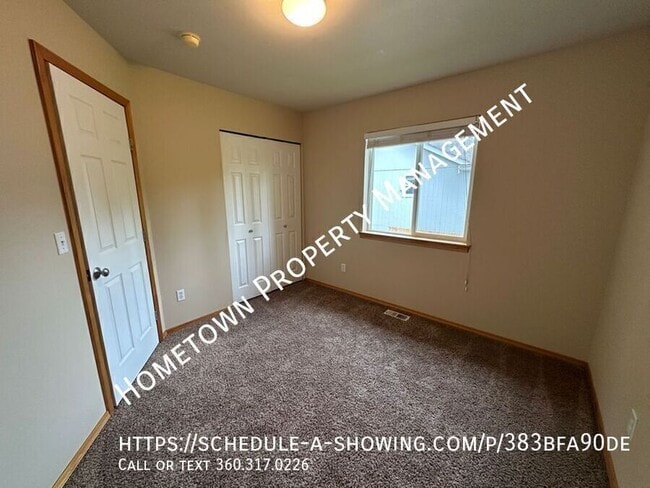 Building Photo - 5601 Pasinetti St