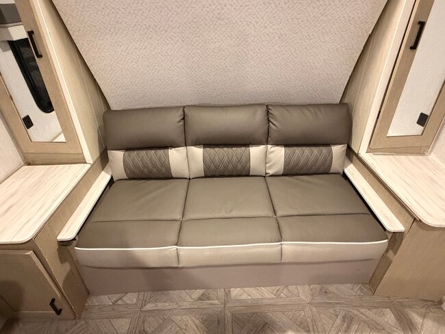 Building Photo - 4245 SW 20th St