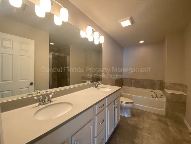 Building Photo - 2931 Windmill Dr