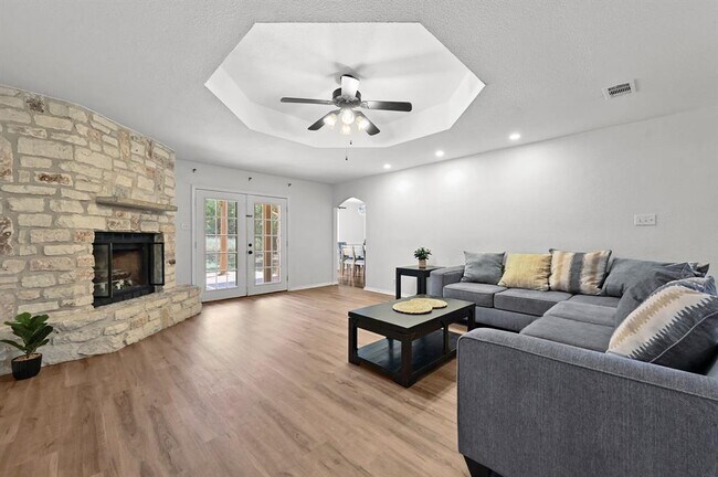 Building Photo - 1045 Hidden Hills Dr