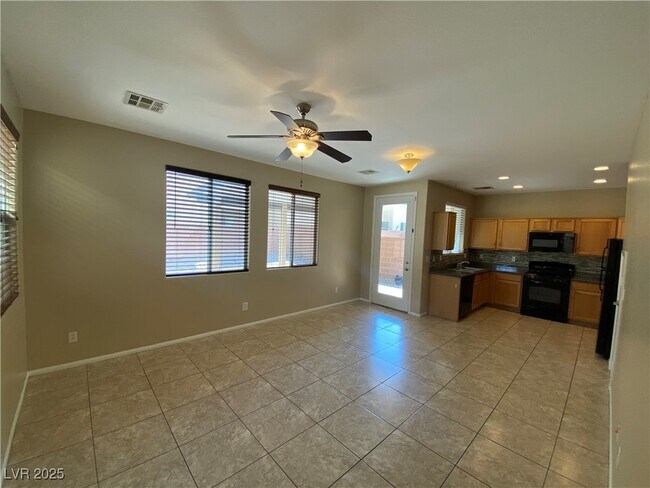Building Photo - 8425 Orly Ave