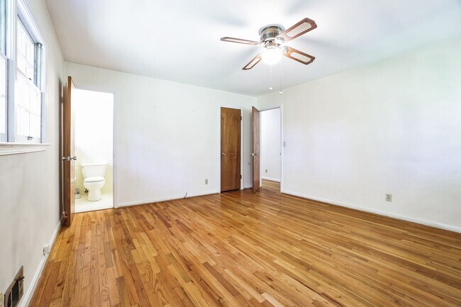 Building Photo - Spacious 5BR / 3BA House in Marietta