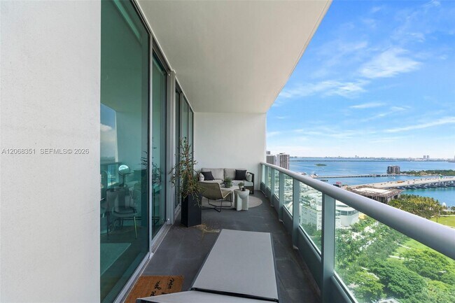 Building Photo - 900 Biscayne Blvd