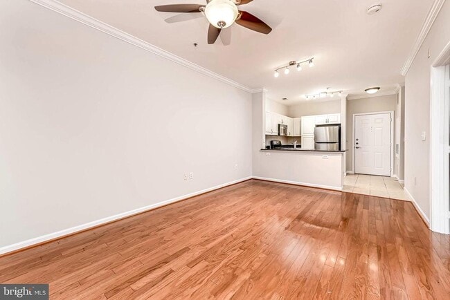 Building Photo - 12909 Centre Park Cir