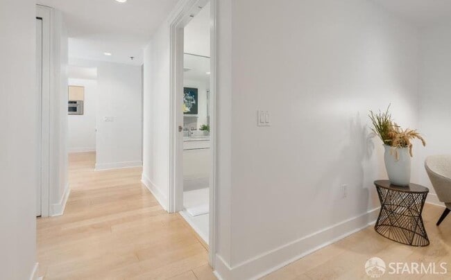 Building Photo - 239 Brannan St