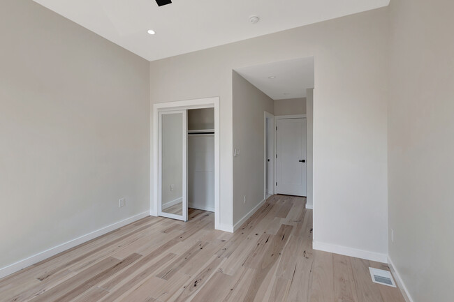 Building Photo - 134 N Linwood Ave