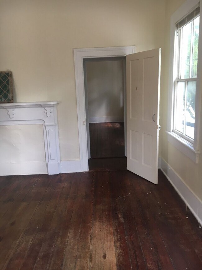 Building Photo - S. 7th Street 121