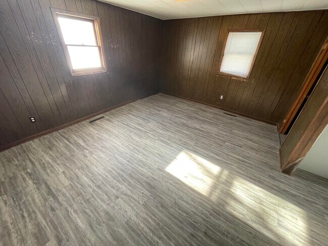 Building Photo - 308 Stewart-