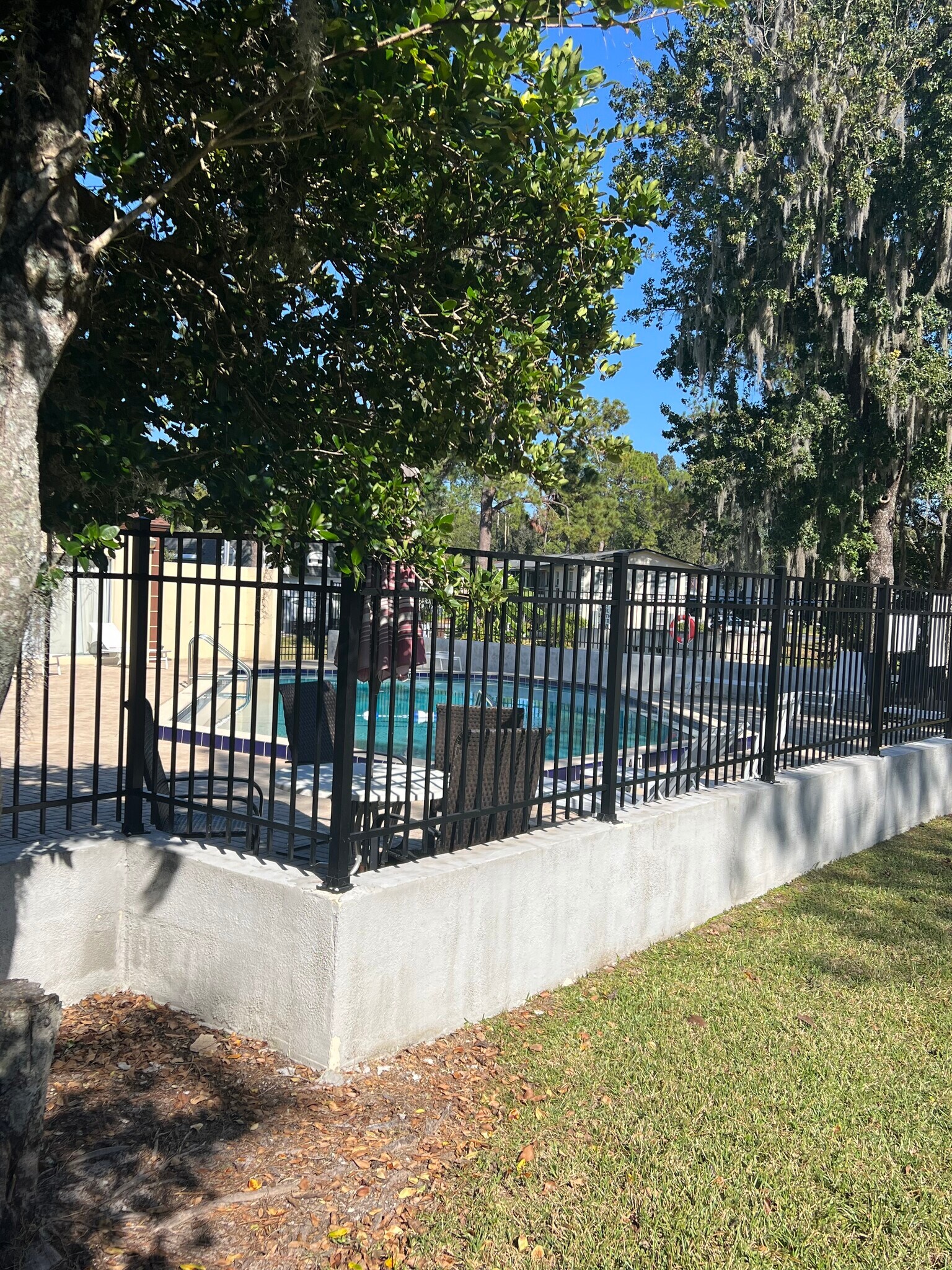 Building Photo - 1525 SE 25th St