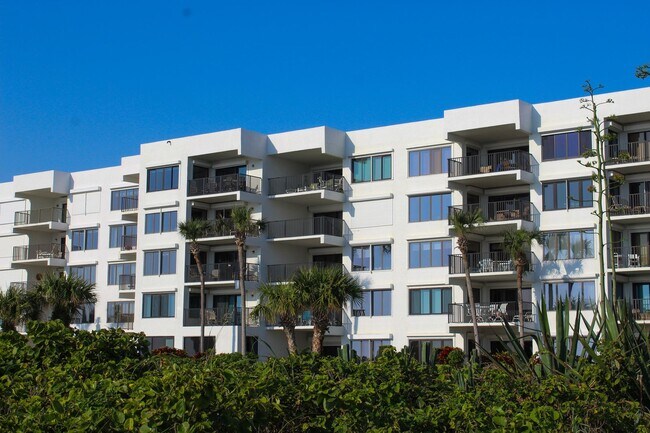 Building Photo - 1616 Ocean Dr