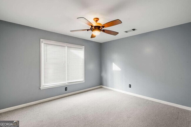 Building Photo - 529 Eastland Dr