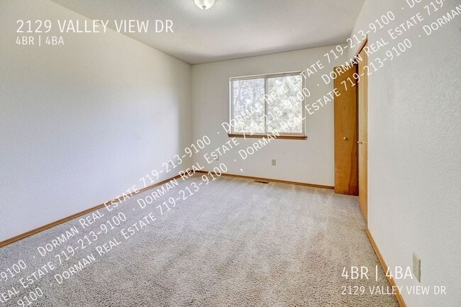 Building Photo - 2129 Valley View Dr