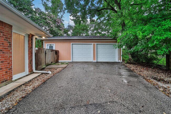 Building Photo - 34514 Michelle Dr