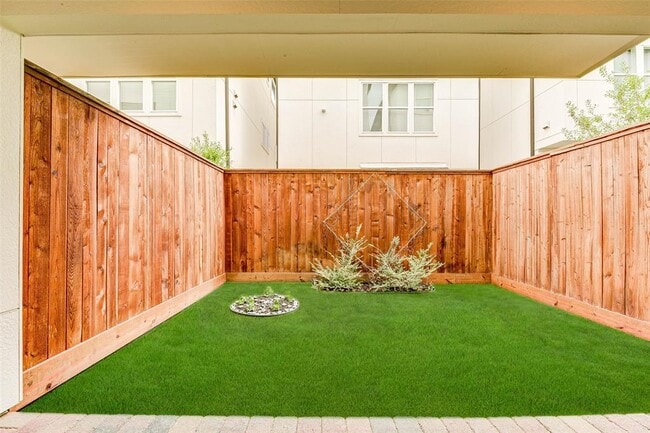 Building Photo - 2724 Dolce Oaks Dr