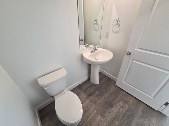 Building Photo - Discover Your Washington Dream Home!