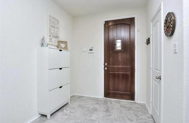 Building Photo - 2950 E Old Settlers Blvd