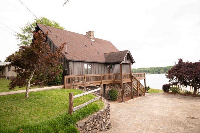 Building Photo - 418 Riverton Dr