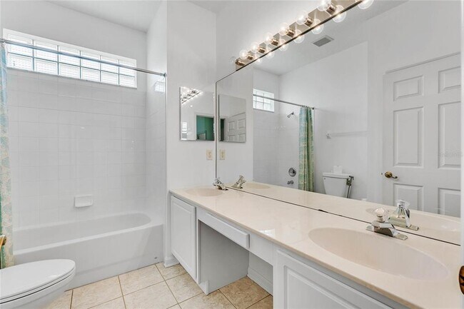 Building Photo - 942 Kingsridge Cir