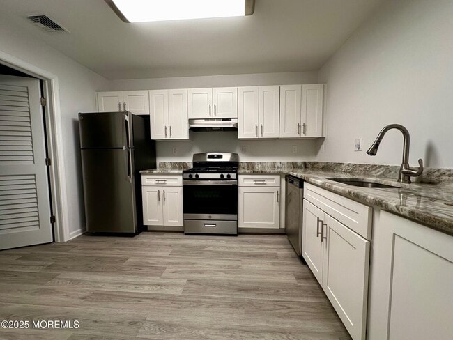 Building Photo - 373 Yorkshire Pl