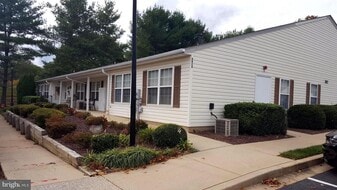 Building Photo - 1830 Vincenza Dr