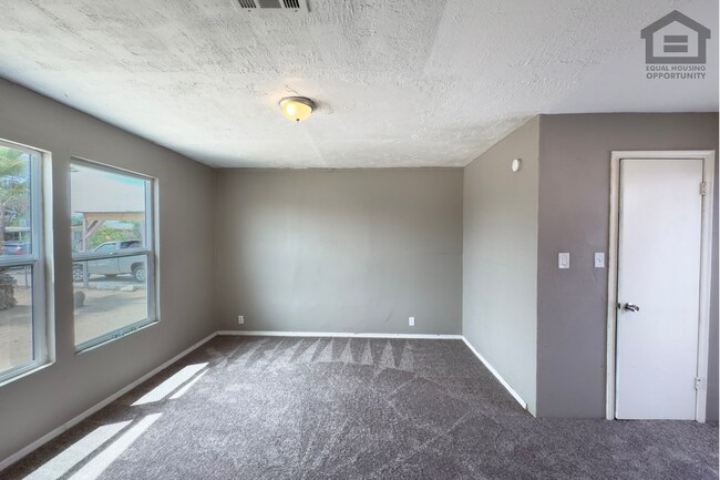 Building Photo - 13522 W Maryland Ave