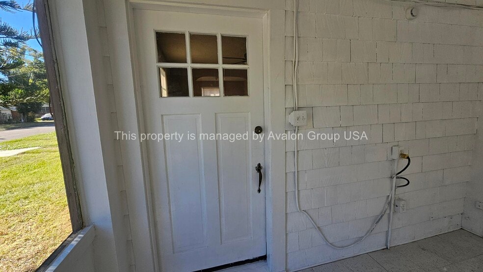 Building Photo - 8052 Hawthorne St