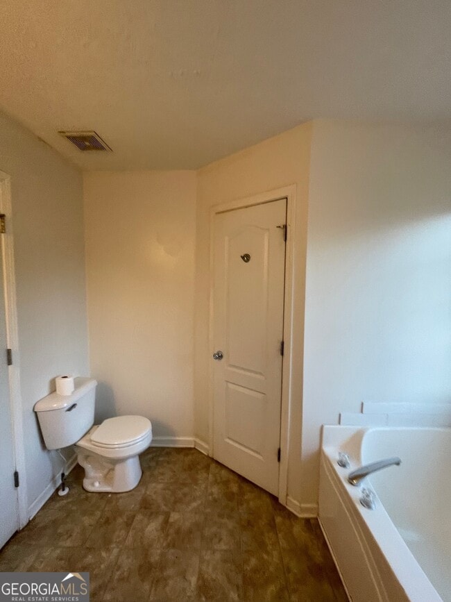 Building Photo - 721 Meadow Spring Dr