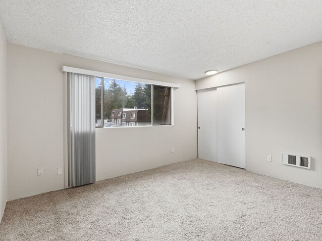 Building Photo - 6005