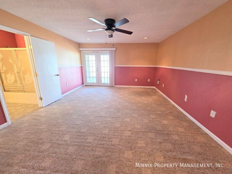 Building Photo - 1325 E Cowden Ave