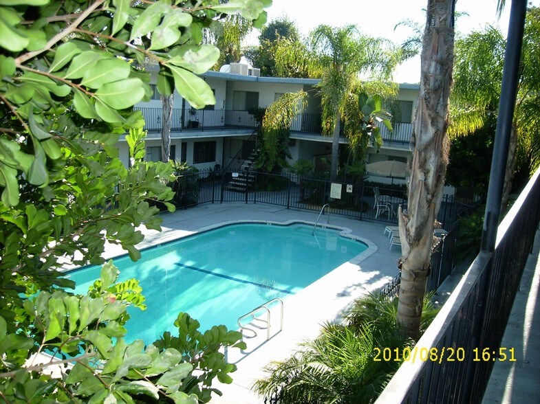 Primary Photo - 820 S Rosemead Blvd