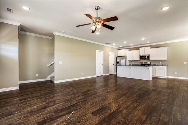 Building Photo - 121 Carrington Ave