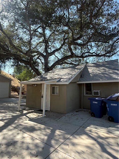 Building Photo - 11286 San Mateo Dr