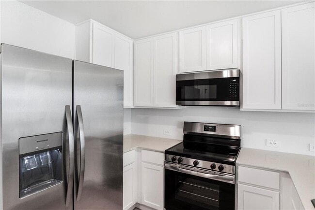 Building Photo - 1566 Plank Pl