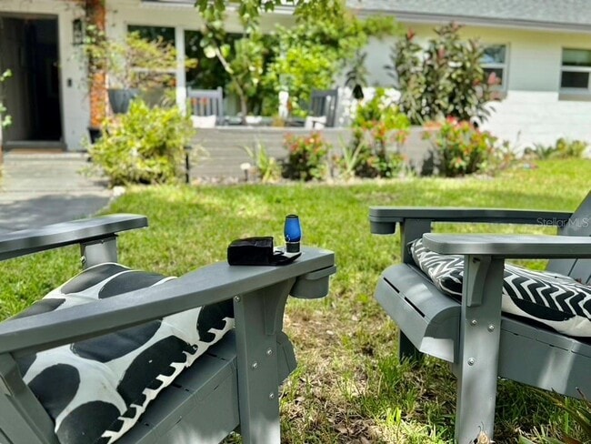 Building Photo - 1815 Barker Dr